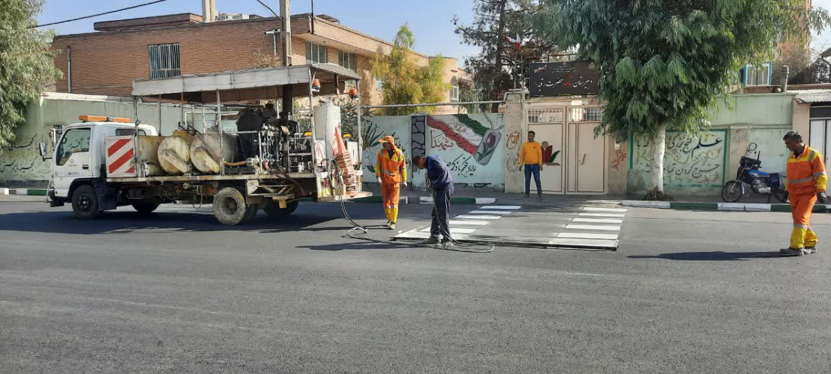 پایان عملیات روکش آسفالت خیابان مویدی در منطقه هفت قم